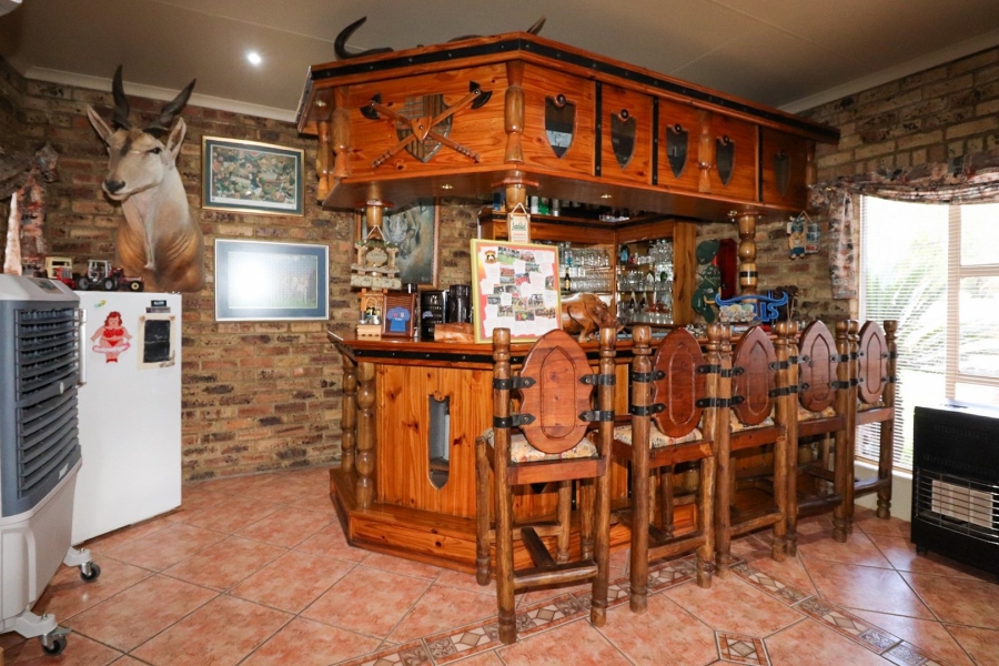5 Bedroom Property for Sale in Wilkoppies North West